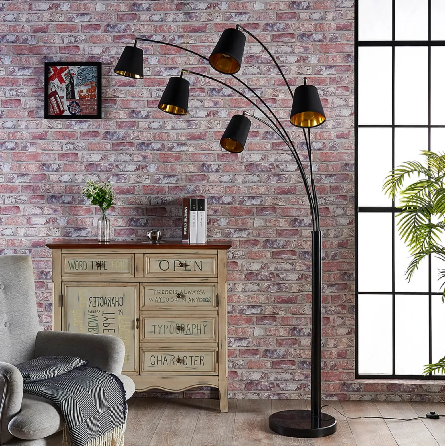 Lámpara arqueada Lindby Tinne, negro/dorado, mármol, 5 luces, E14