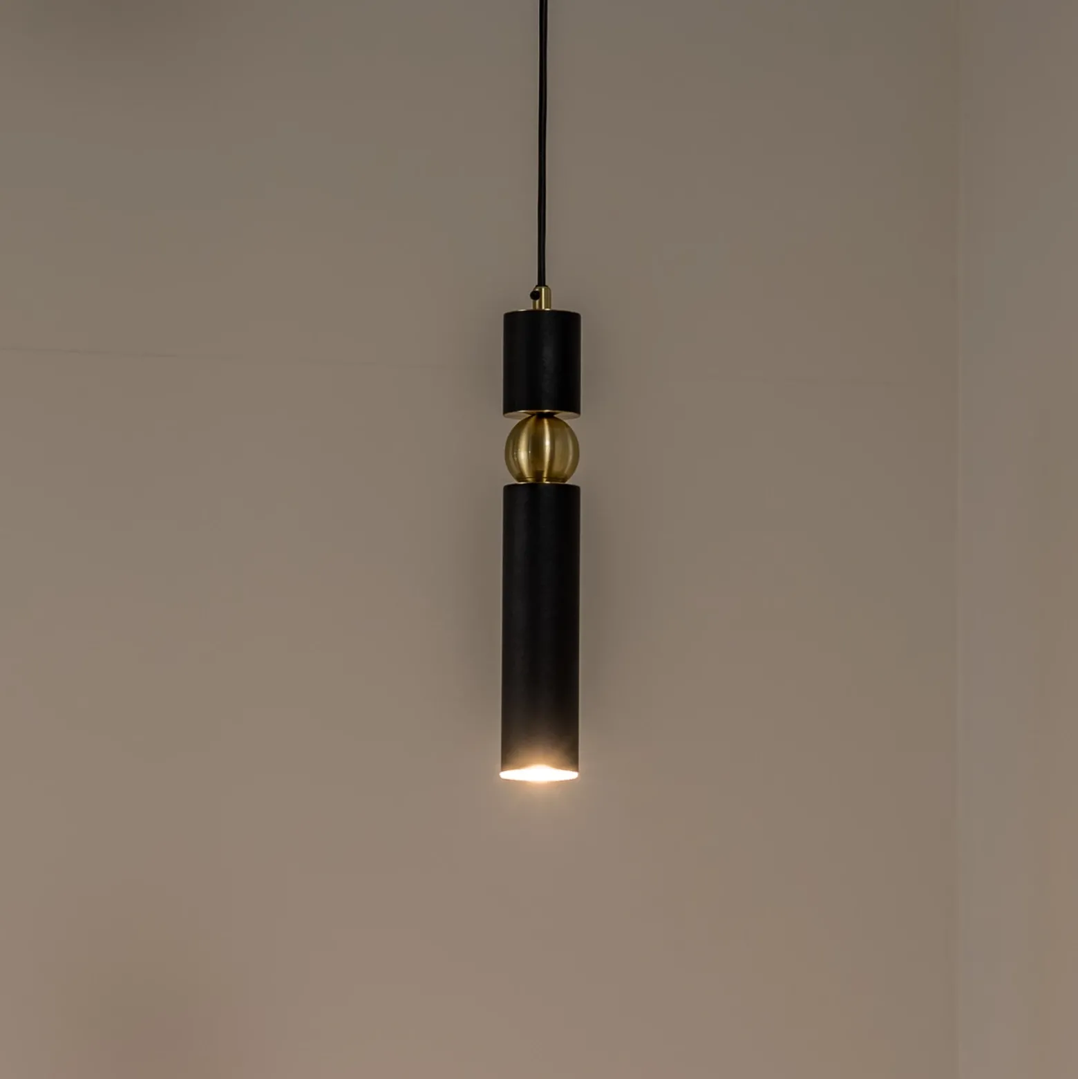 Lámpara colgante Alas, negro, metal, suspensión 135 cm, GU10