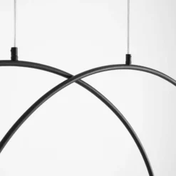 Lámpara colgante Alison, negro/blanco, 4 luces, forma de arco, 129 cm