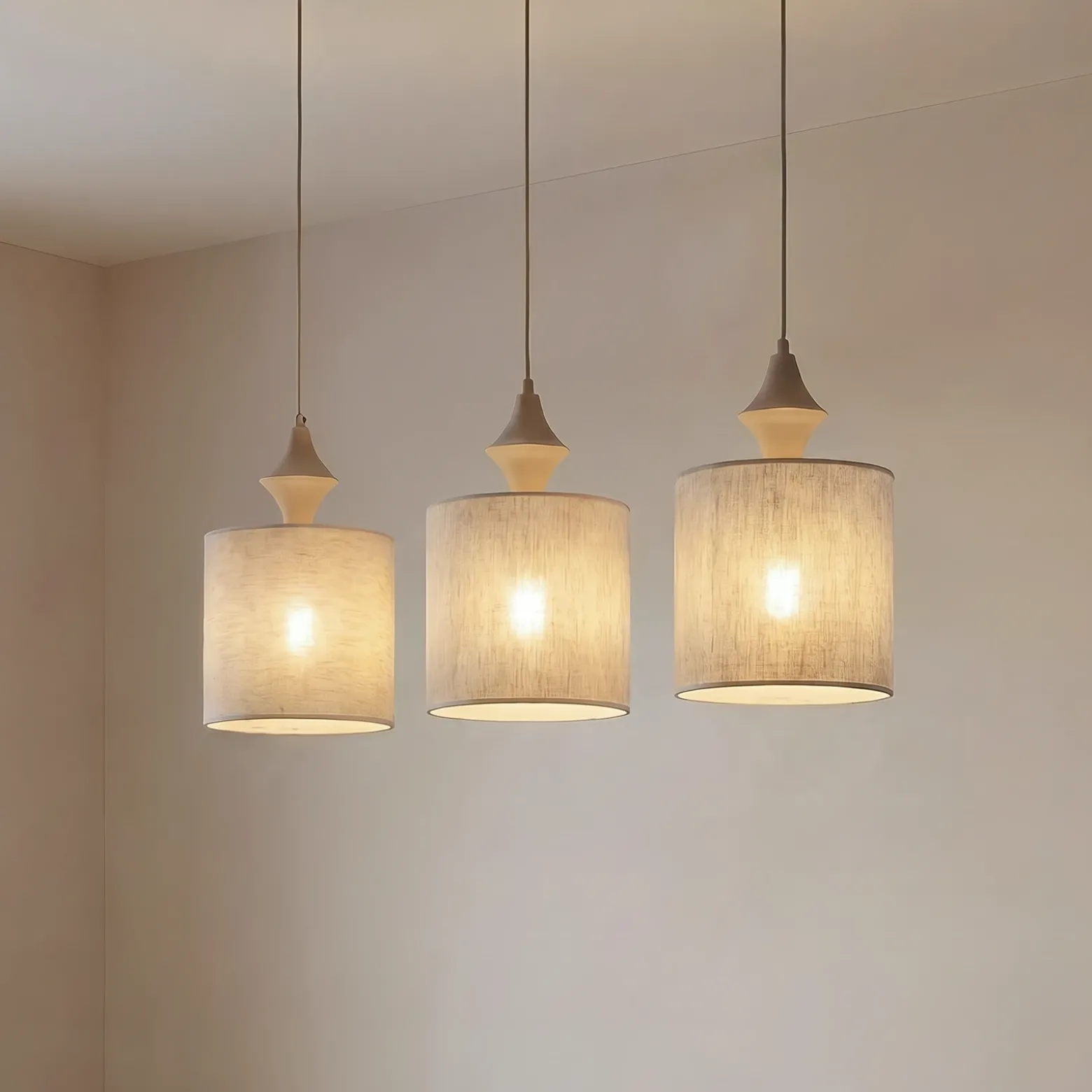 Lámpara colgante Amura, 3 luces, 105 cm de largo, beige/arena, E27