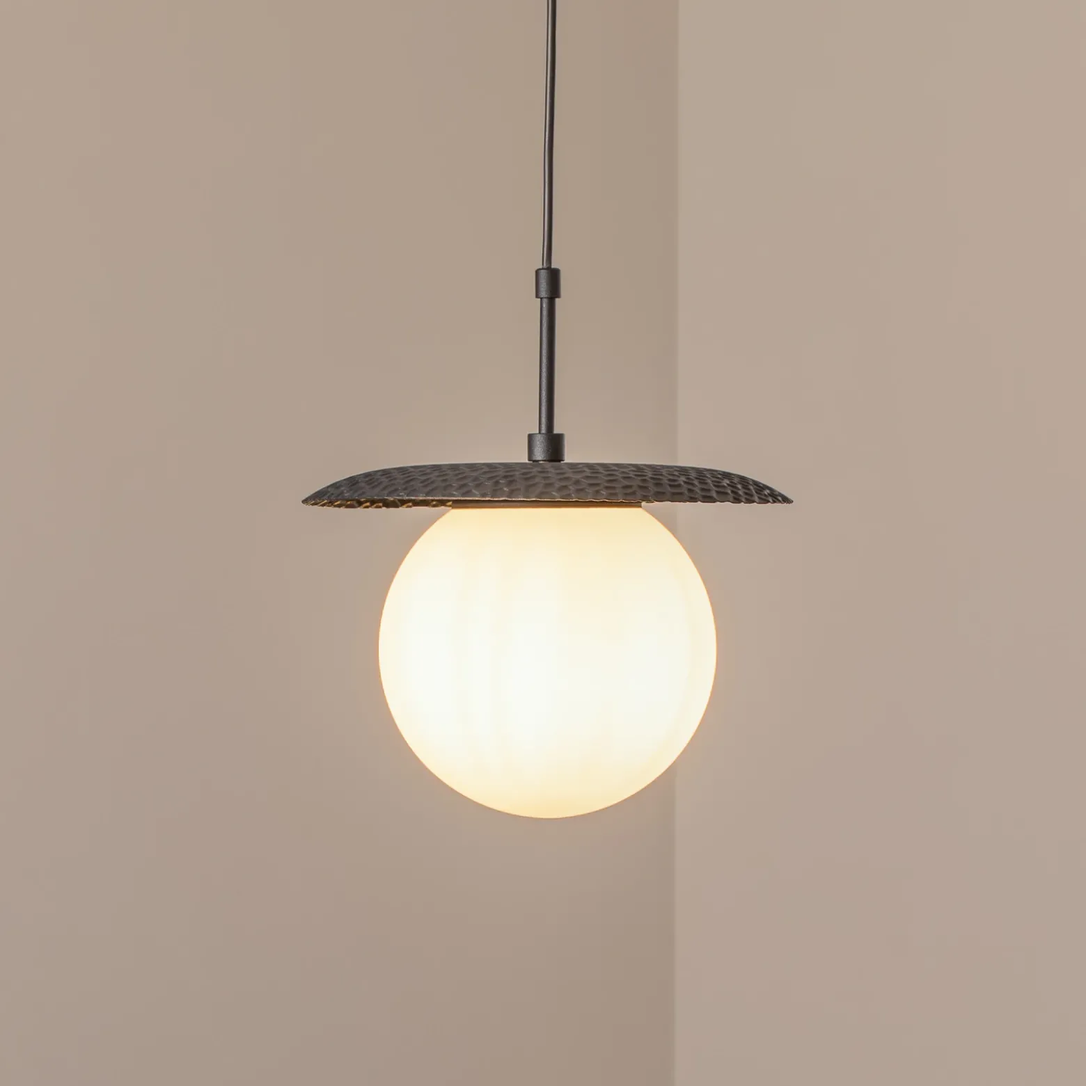 Lámpara colgante Anemon, negro, cristal, Ø 30 cm, E27
