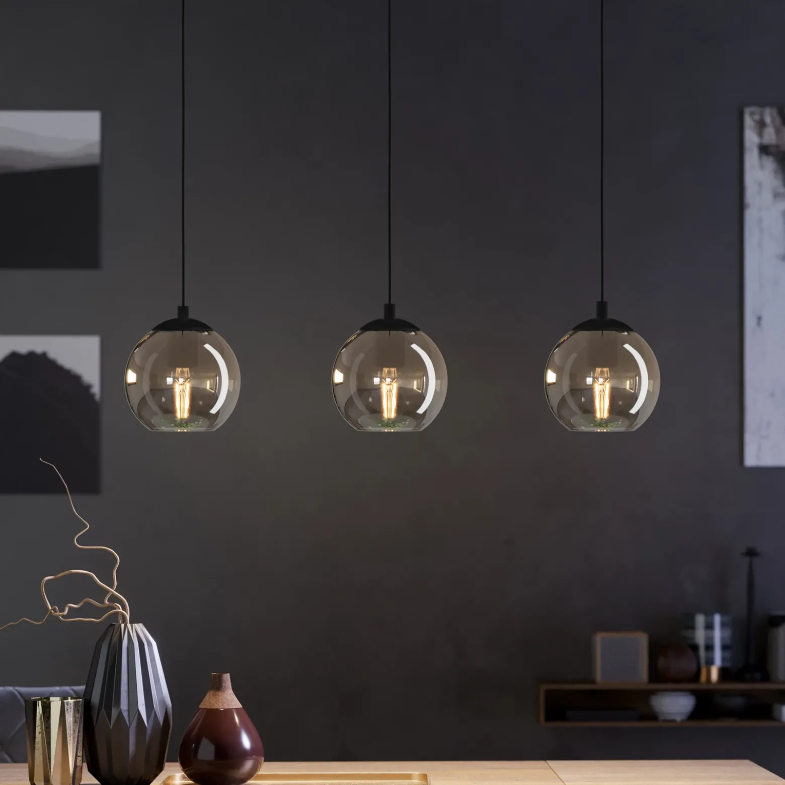 Lámpara colgante Ariscani, gris humo, longitud 77 cm, 3 luces de cristal E27