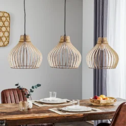 Lámpara colgante Barrel con pantallas de madera, 3 luces, larga