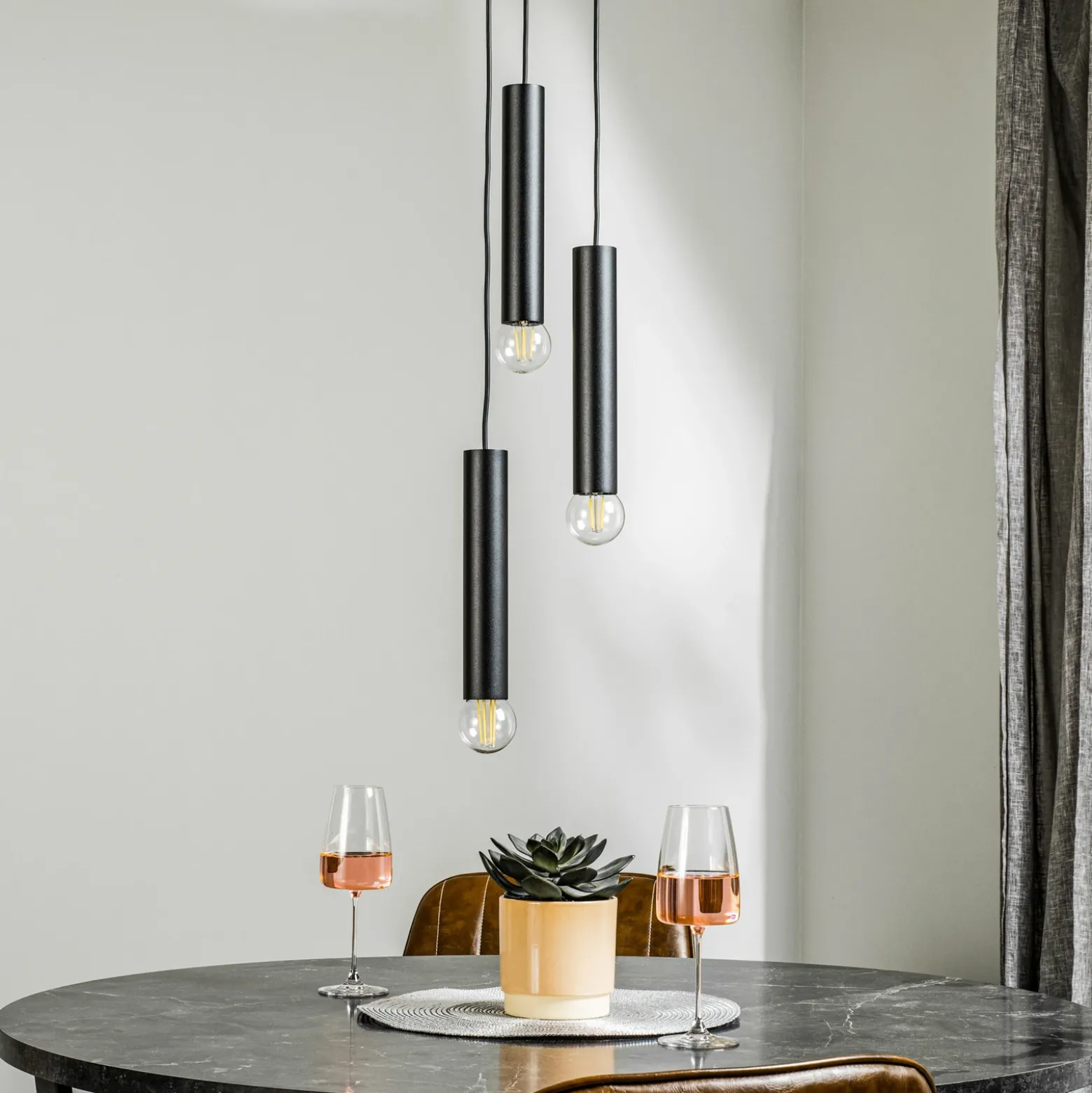 Lámpara colgante Baton, negro, 3 luces