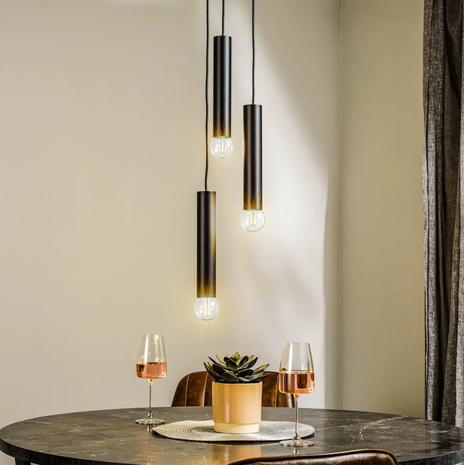Lámpara colgante Baton, negro, 3 luces