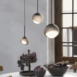 Lámpara colgante Bloom de IDEAL LUX, Ø 17 cm, negra, metal/cristal