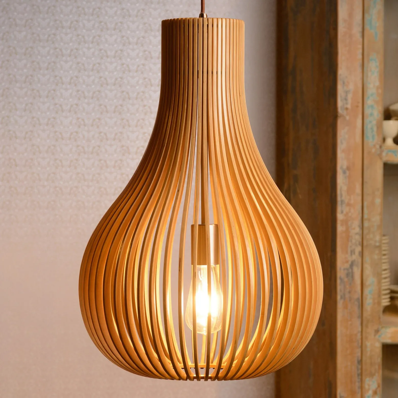 Lámpara colgante Bodo, madera de color claro