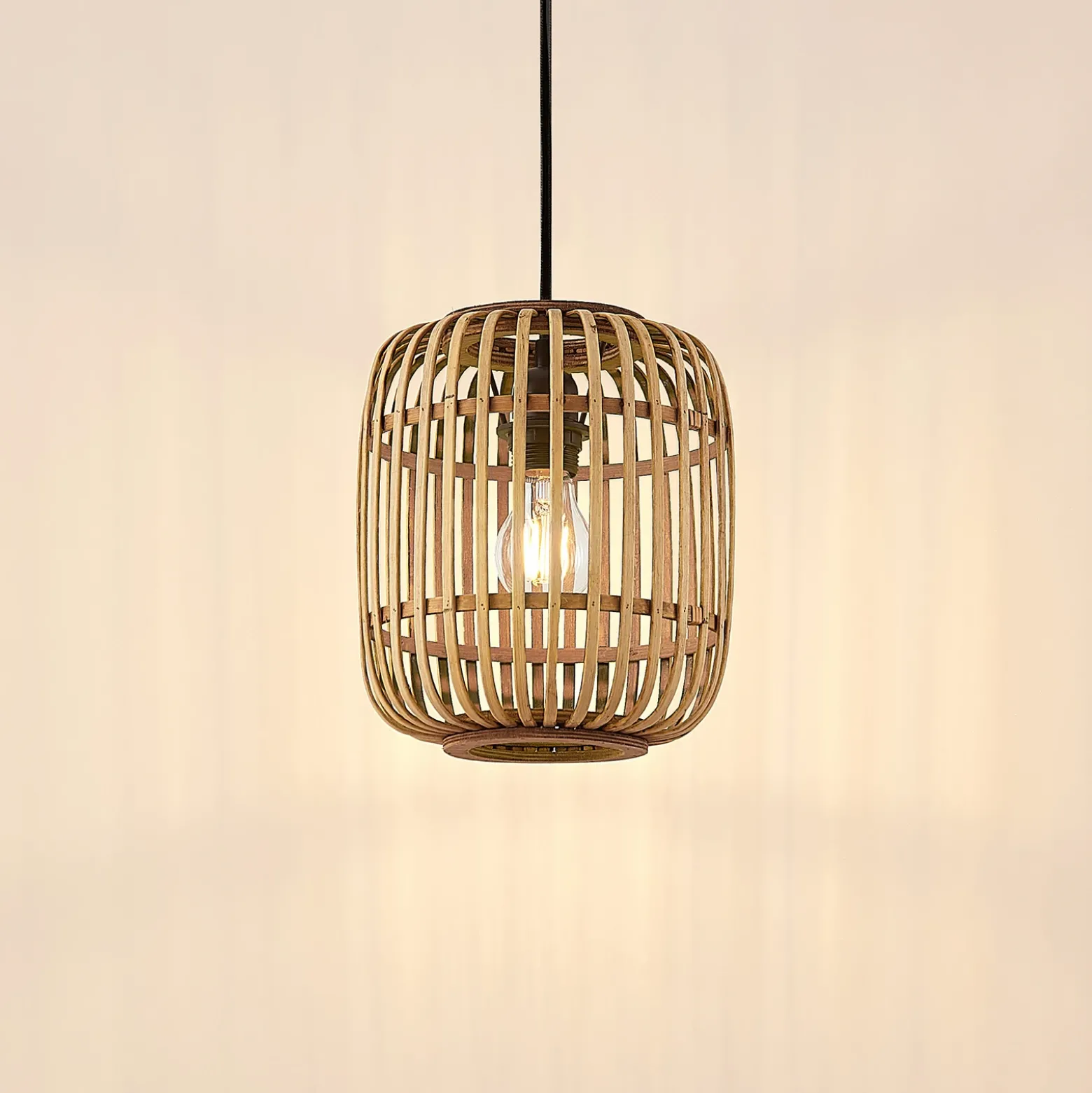 Lámpara colgante Canyana de Lindby, natural, ratán, Ø 22 cm