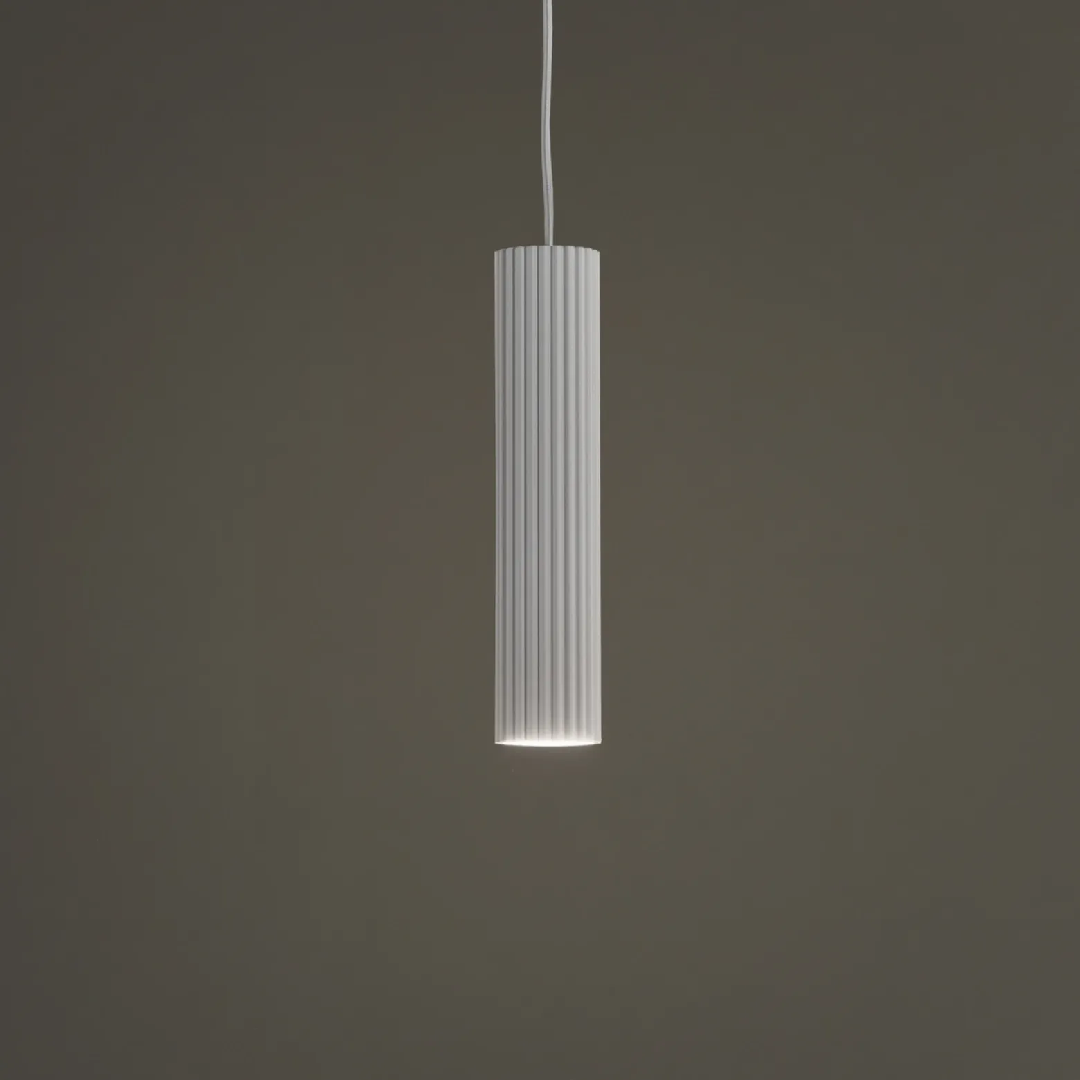 Lámpara colgante Carbon, blanca, Ø 6 cm, aluminio