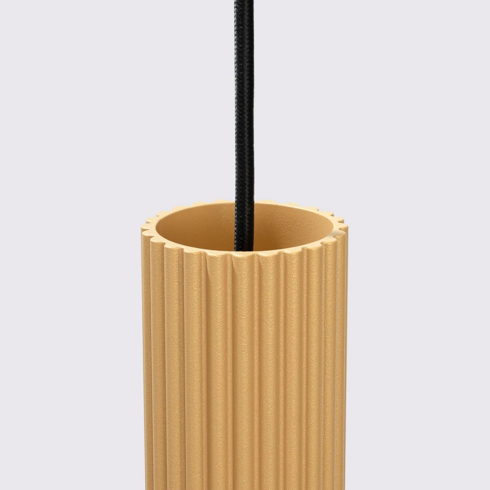 Lámpara colgante Carbon, color dorado, Ø 6 cm, aluminio