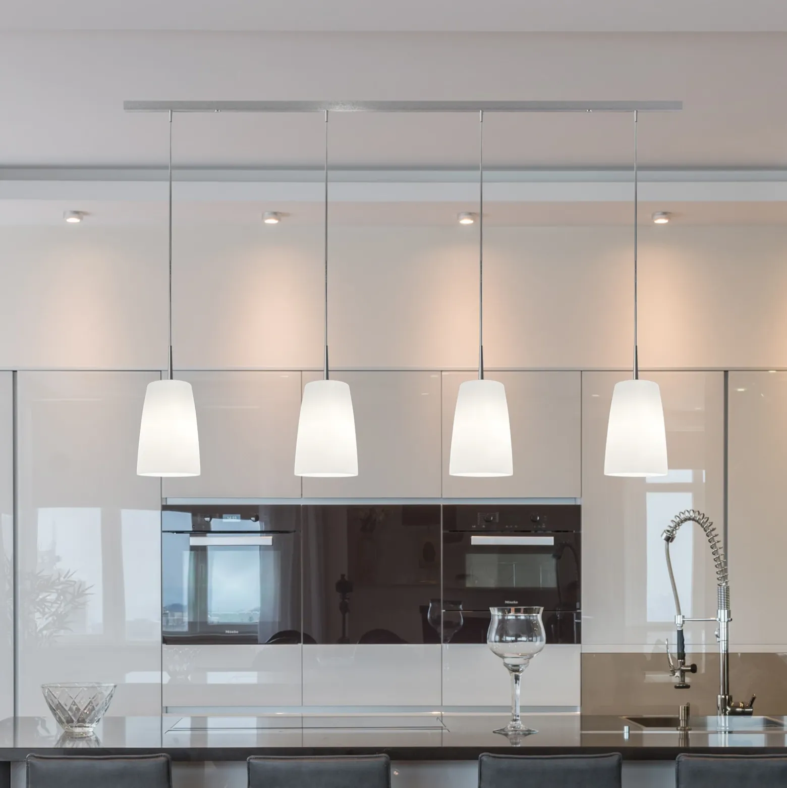 Lámpara colgante Casablanca Mesa, blanca, cristal, 4 luces, 120 cm, E27