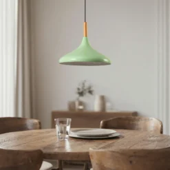 Lámpara colgante Chris, verde menta/blanco, Ø 35 cm, metal, detalle madera