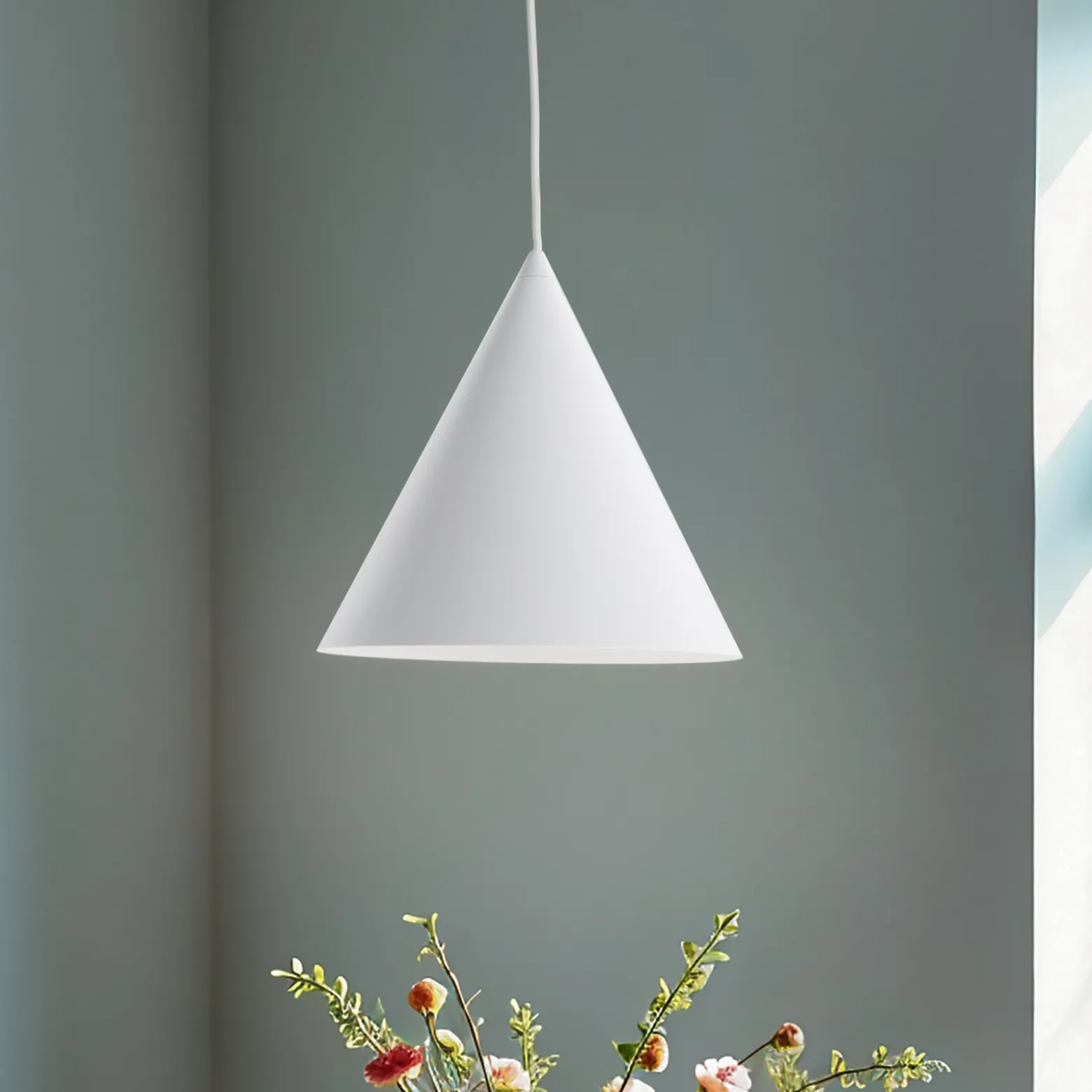 Lámpara colgante Cono, blanca, Ø 27 cm, acero, 1 luz