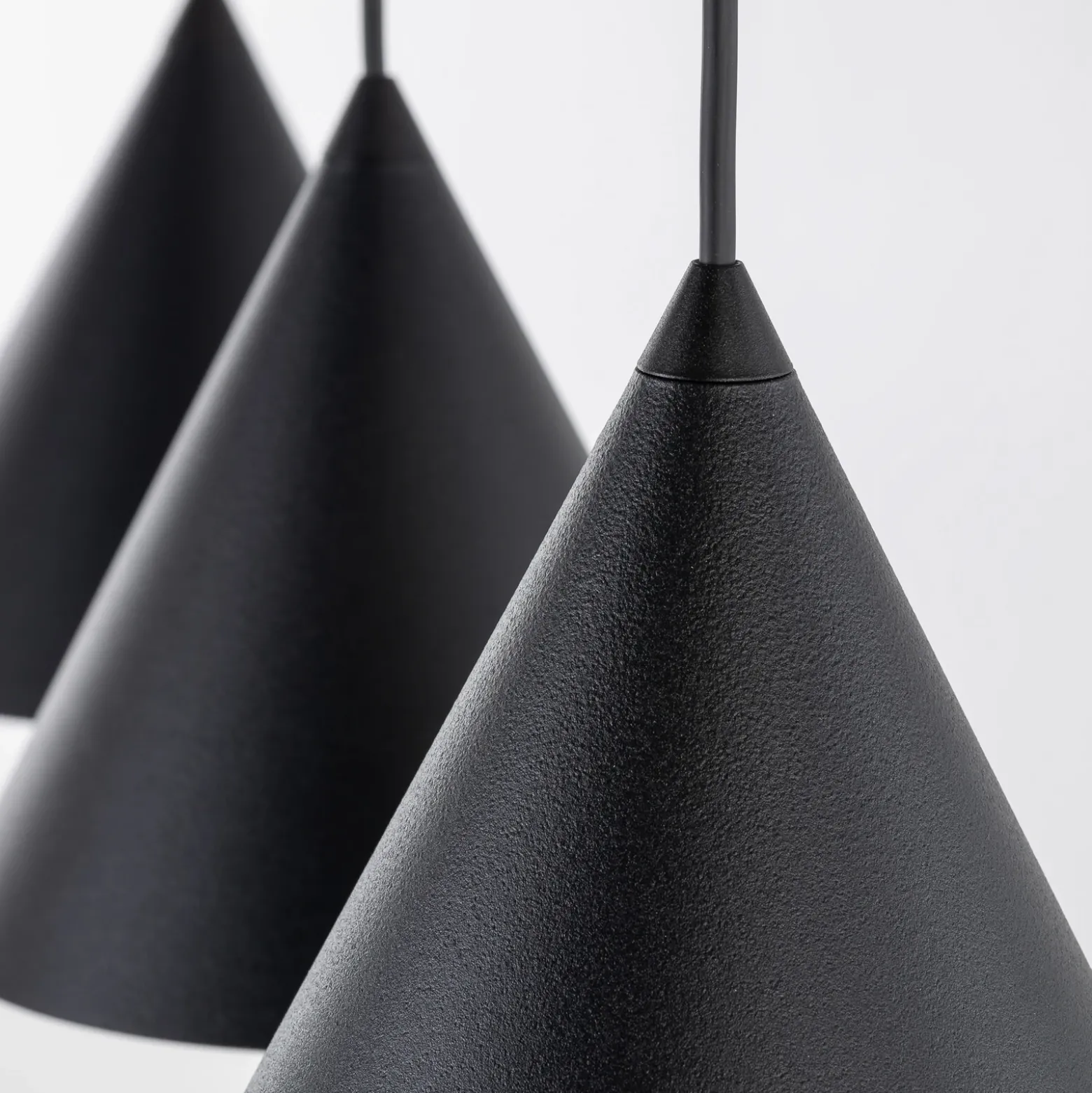 Lámpara colgante Cono, 3 luces, negro, E27