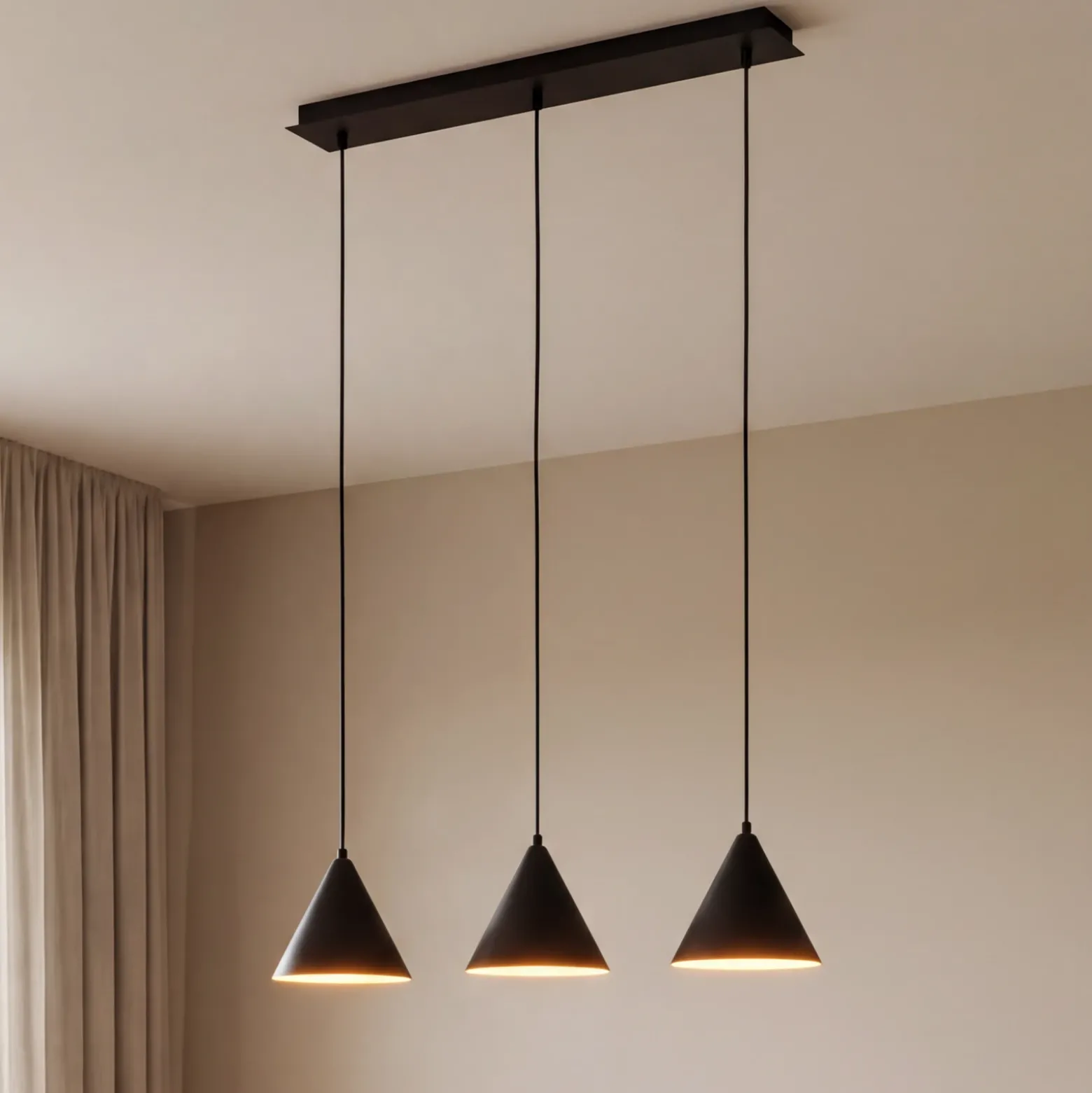 Lámpara colgante Cono, 3 luces, negro, E27