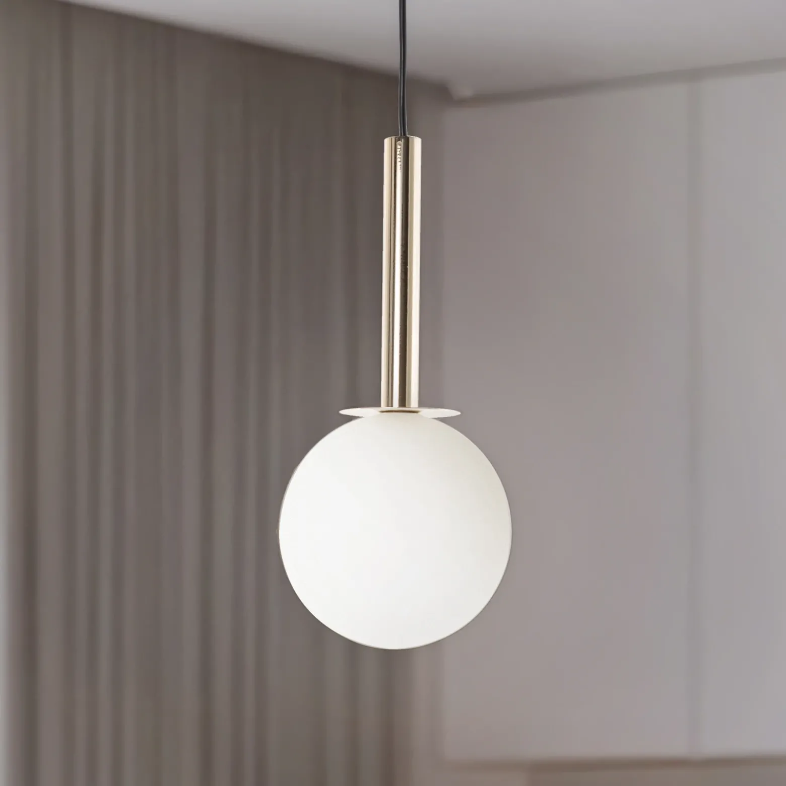Lámpara colgante Daisy, 1 luz, dorada/blanca/negra, cristal