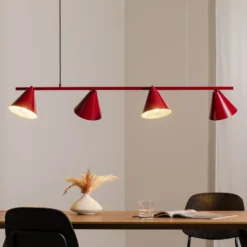 Lámpara colgante Form 4, roja, de metal, 4 luces, cónica, E27