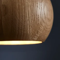 Lámpara colgante FRANDSEN Ball, roble, Ø 12 cm, madera