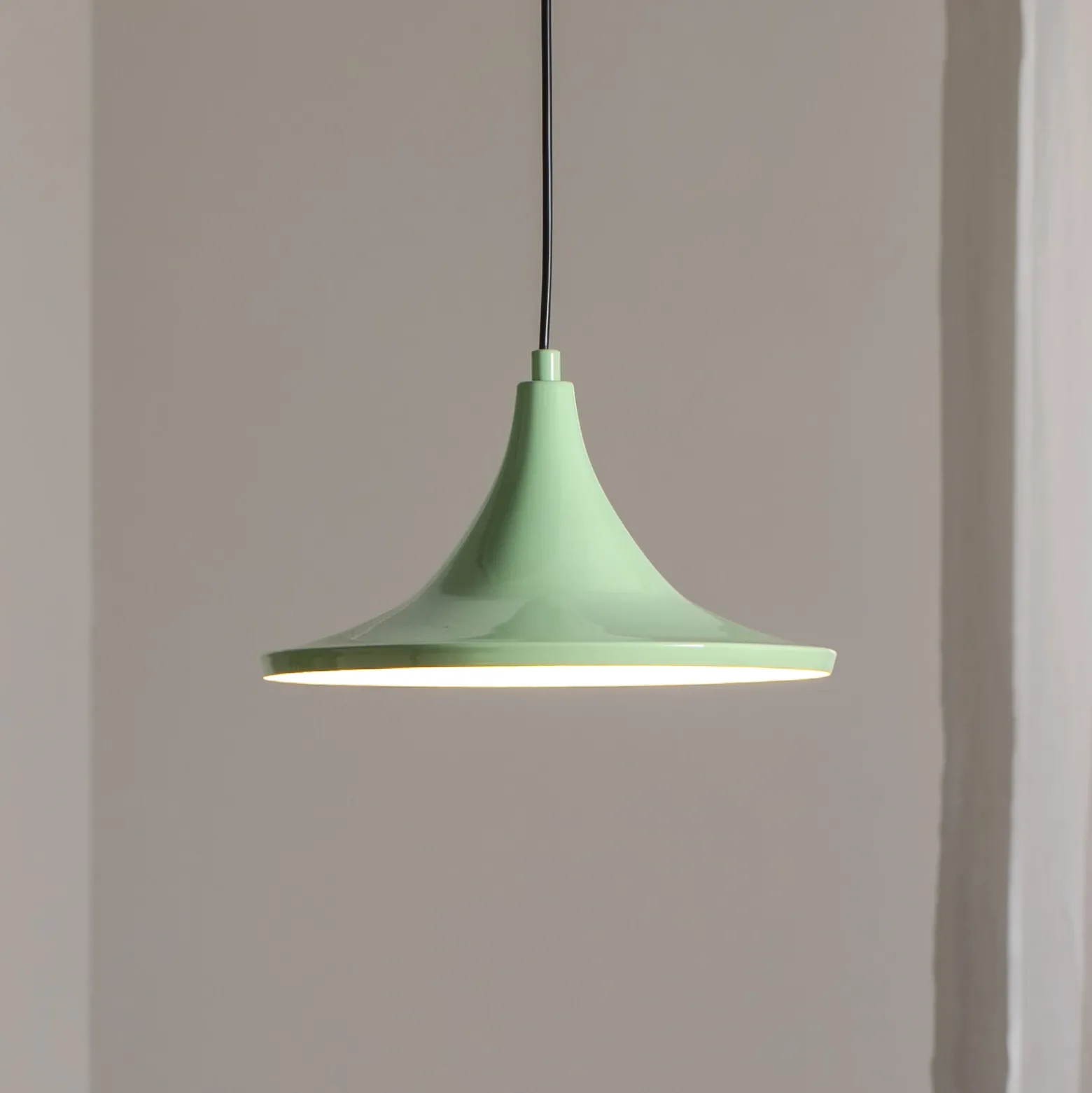 Lámpara colgante Genisy, verde menta, Ø 31 cm, metal, E27