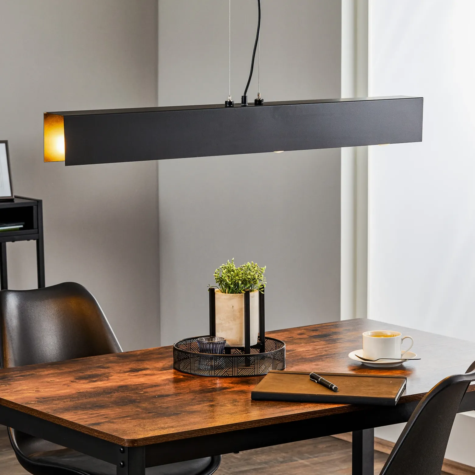 Lámpara colgante Gentor 4, longitud 96 cm en negro