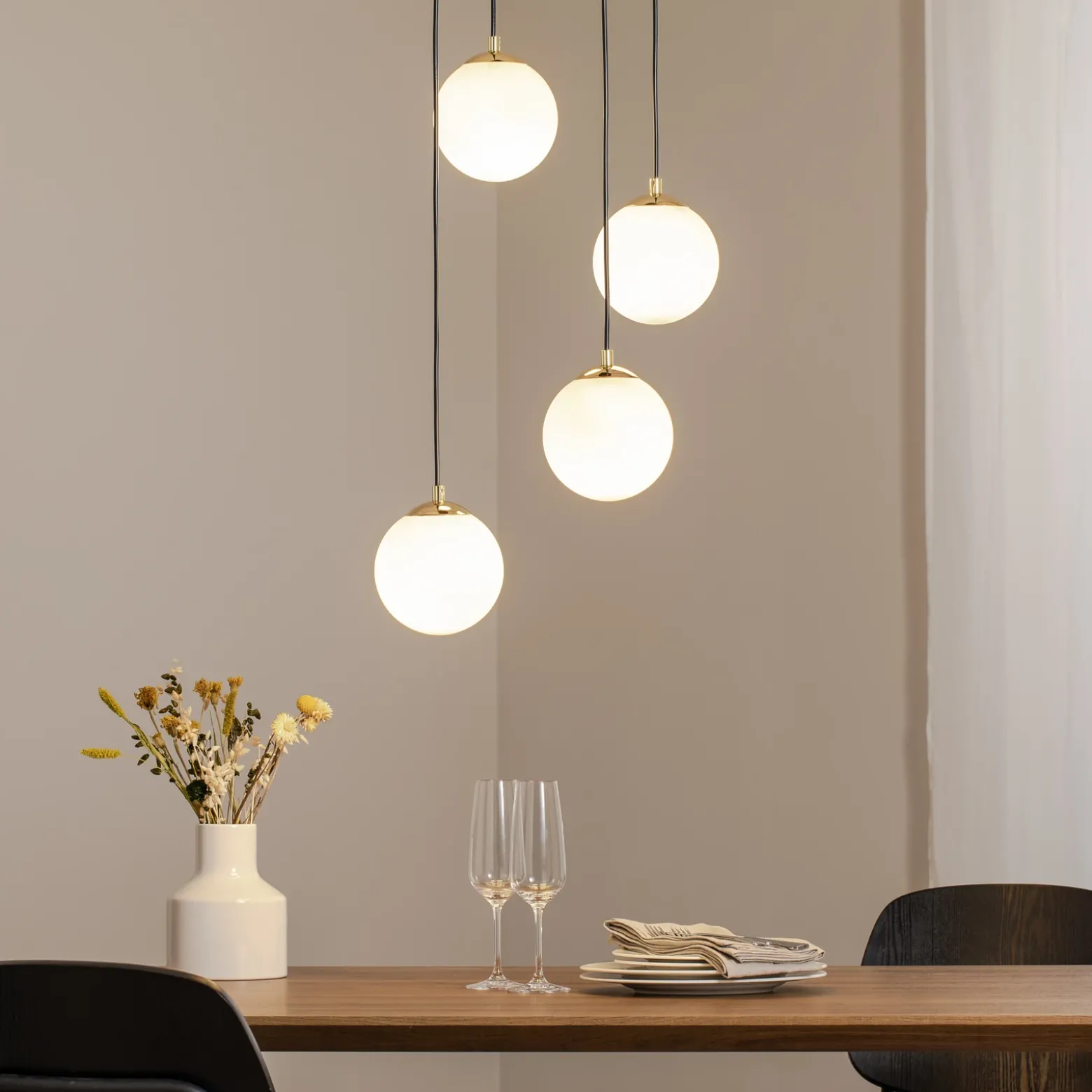 Lámpara colgante Glassy, 4 luces, redonda, negro/ópalo