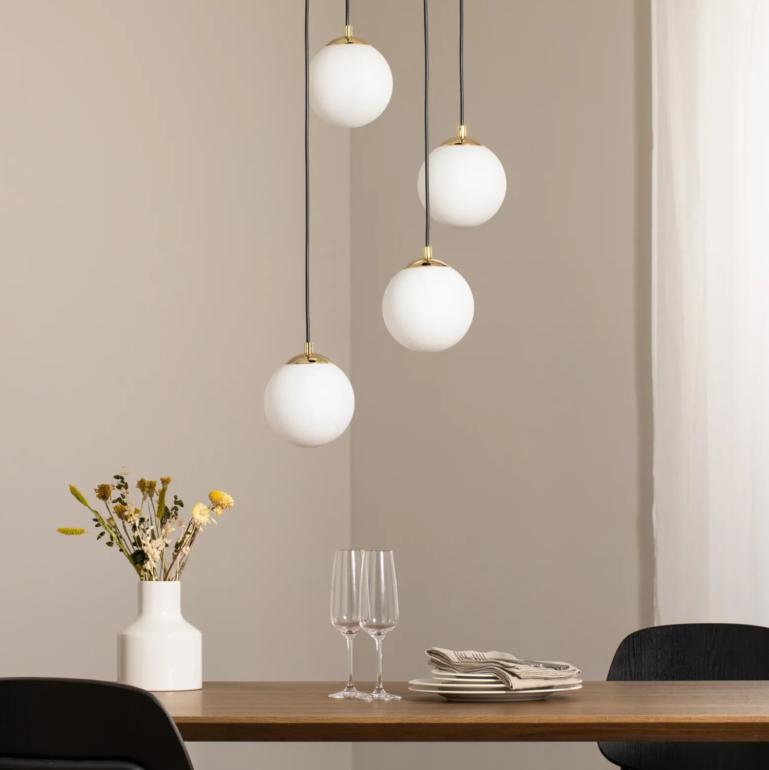 Lámpara colgante Glassy, 4 luces, redonda, negro/ópalo