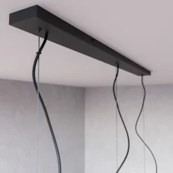 Lámpara colgante Gretja, tres luces, negro-oro