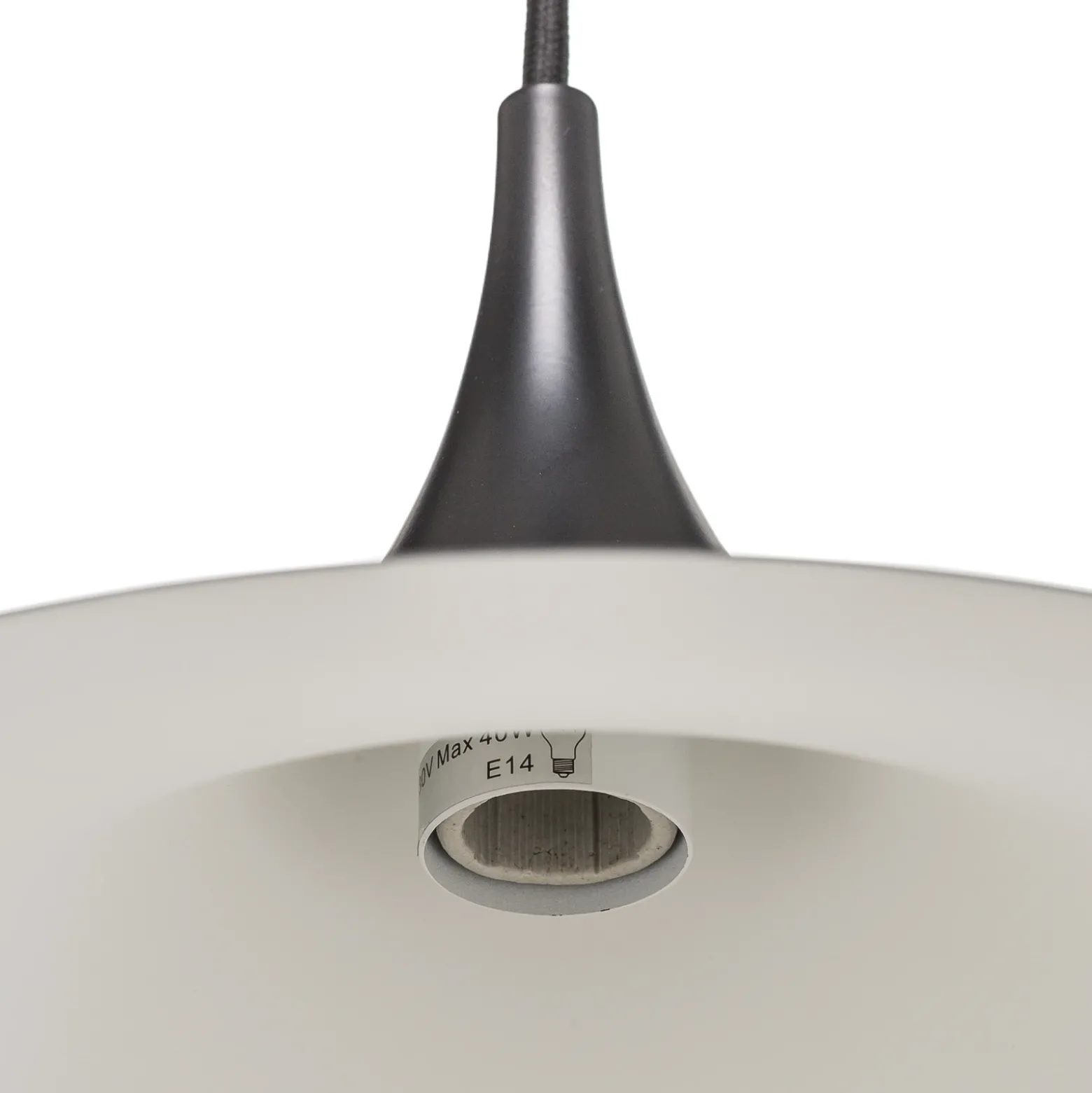 Lámpara colgante Gubi Semi, Ø 30 cm, negro