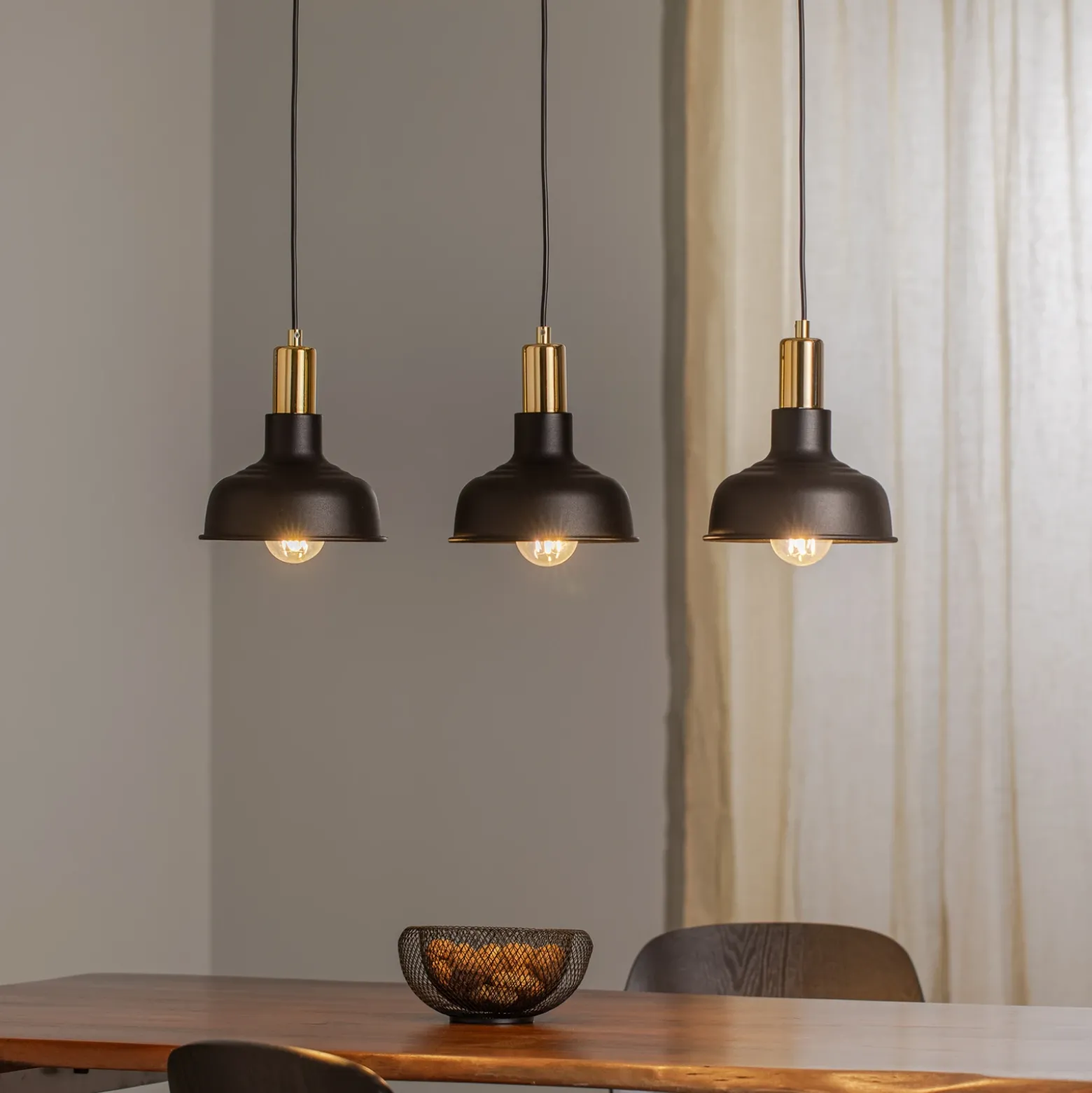 Lámpara colgante Gubo, 3 luces, negro