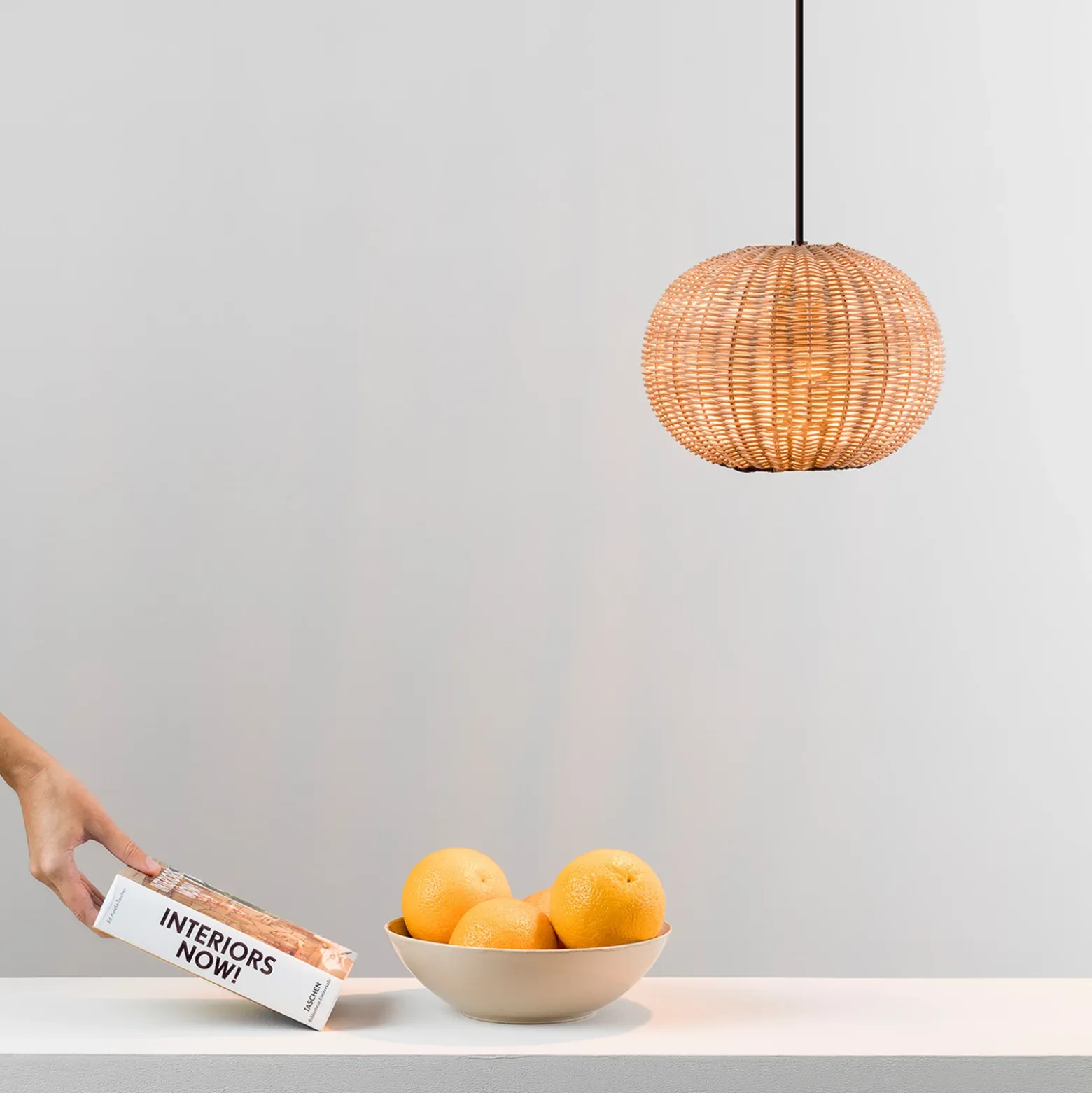 Lámpara colgante Haka con pantalla de ratán, Ø 25 cm