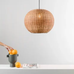 Lámpara colgante Haka con pantalla de ratán, Ø 53 cm
