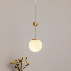 Lámpara colgante Joel, latón/blanco, de 1 luz