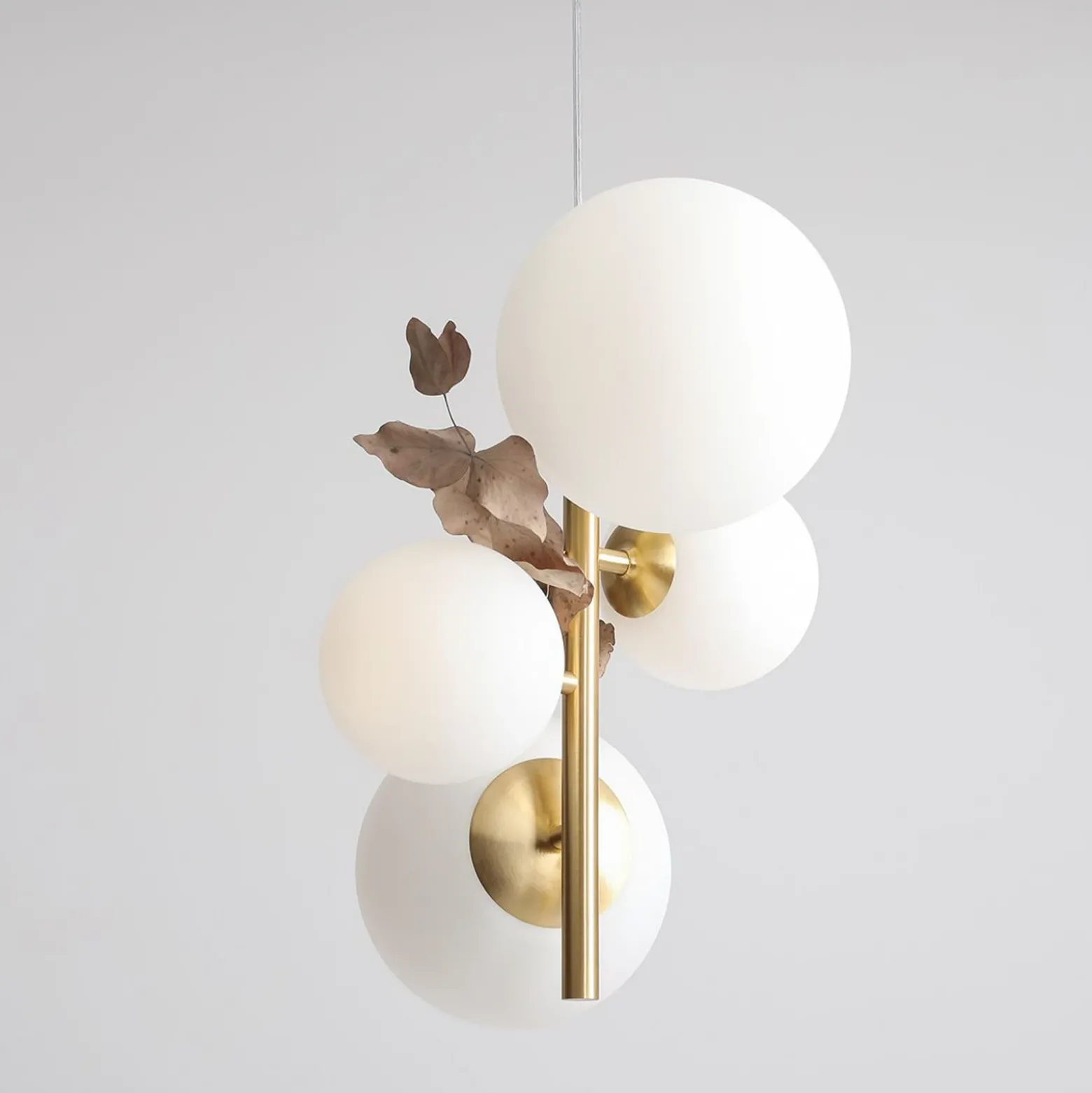 Lámpara colgante Joel, latón/blanco, de 4 luces