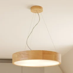Lámpara colgante Kerio, Ø 47 cm, madera de roble