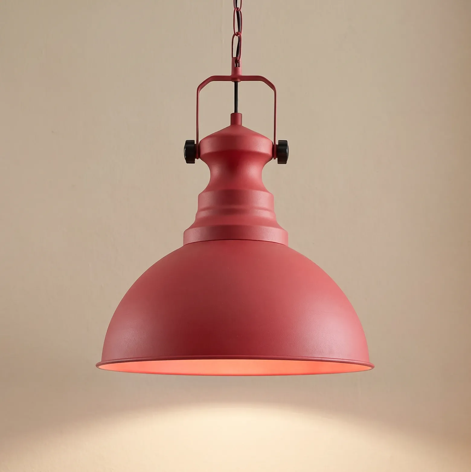Lámpara colgante Kure, roja, Ø 31 cm, metal, E27