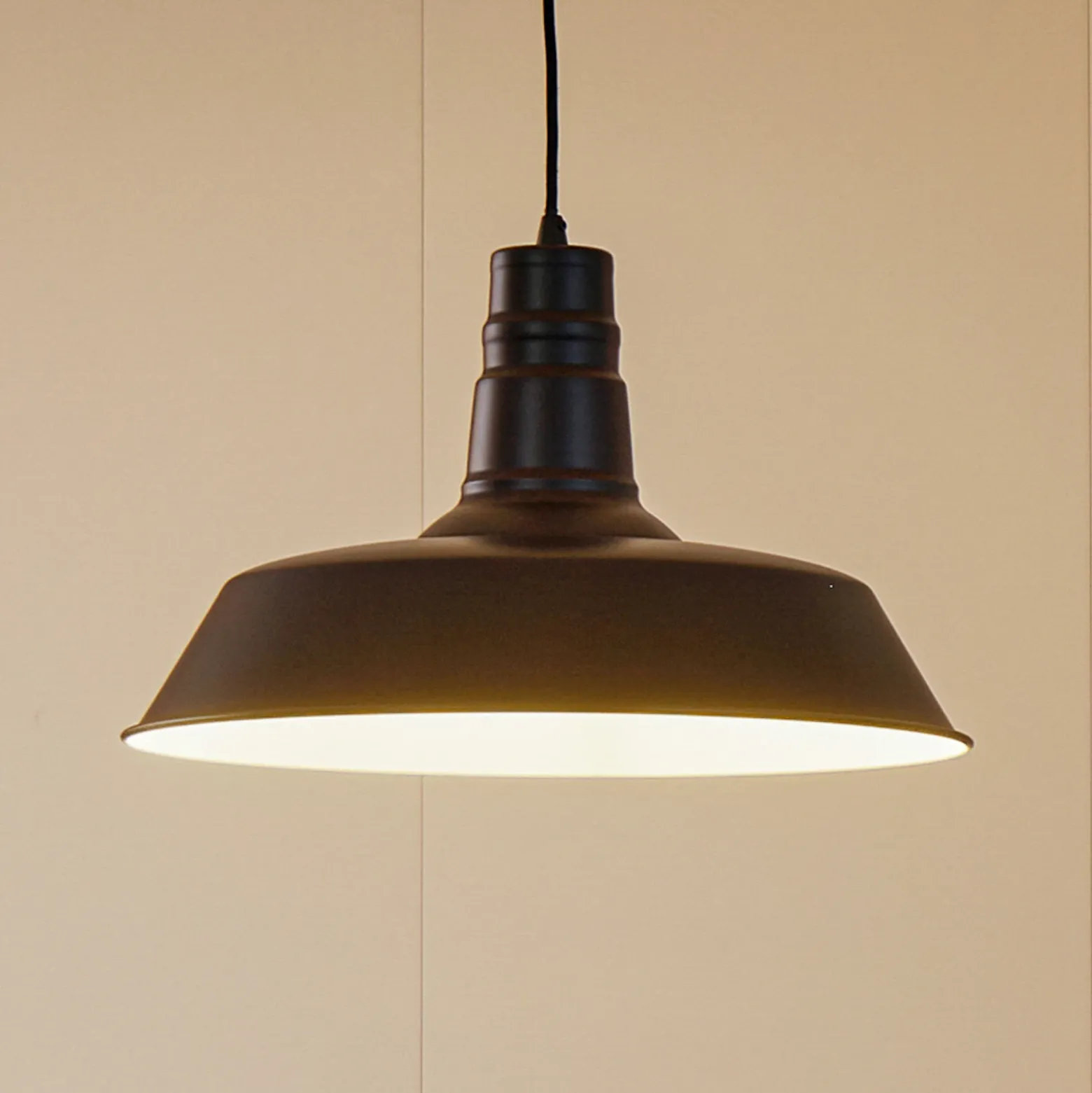 Lámpara colgante Laylan de Lindby, blanco/negro, Ø 46 cm, metal