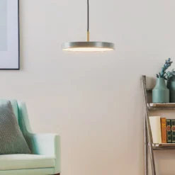 Lámpara colgante LED Asteria Mini de UMAGE, verde claro/latón, Ø 31 cm