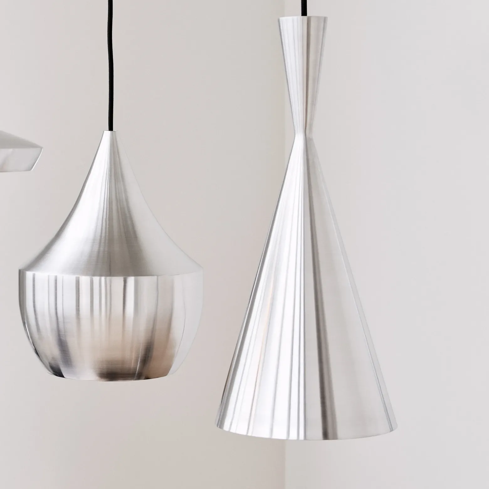 Lámpara colgante LED Beat Fat Unbeaten de Tom Dixon, color aluminio