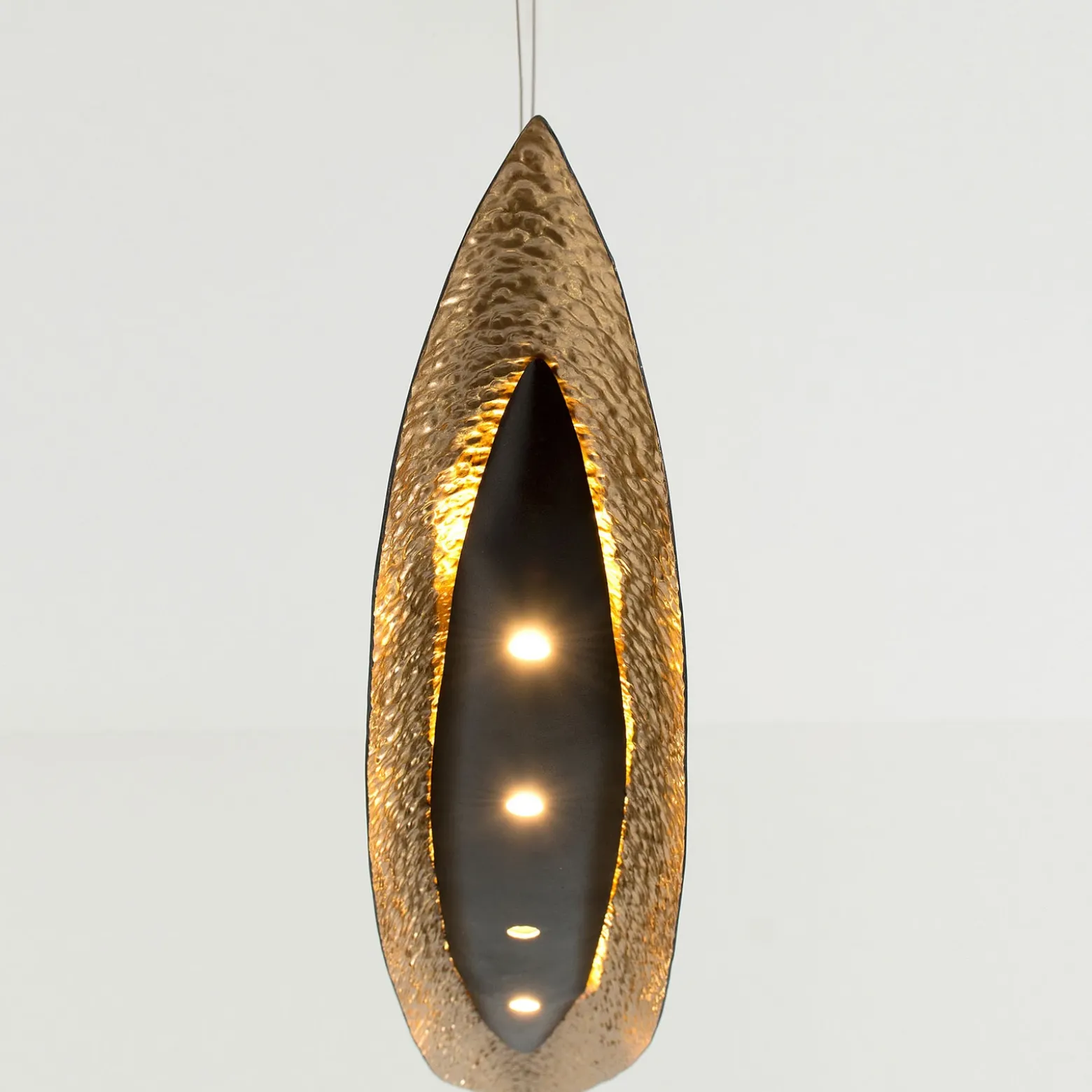 Lámpara colgante LED Chiasso, negro-marrón/oro