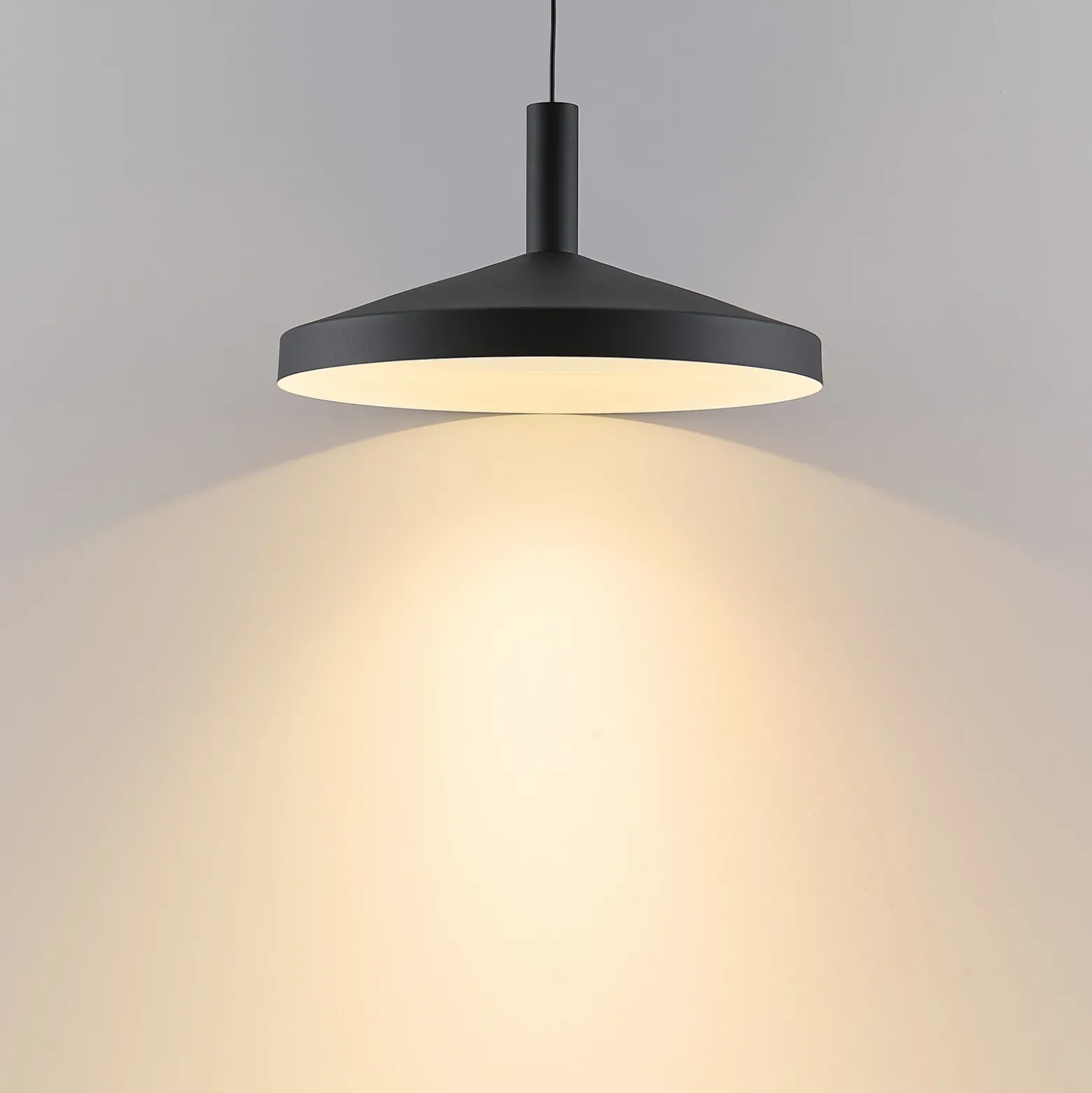 Lámpara colgante LED con riel LORA III, negra, Ø 36 cm, 40°, CCT, trifásica