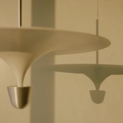 Lámpara colgante LED «Kantarell» de New Works, Ø 60 cm, níquel