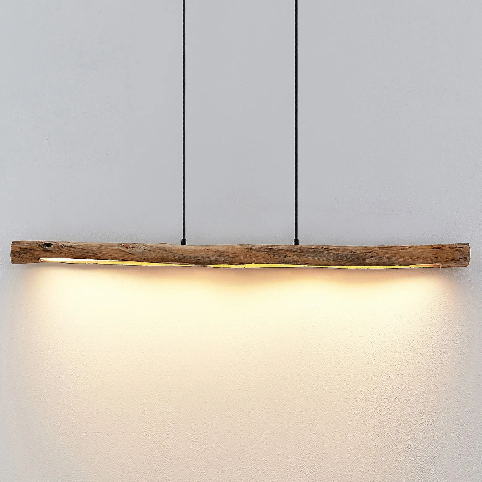 Lámpara colgante LED Lindby Nekala, negra, madera, 120 cm de largo