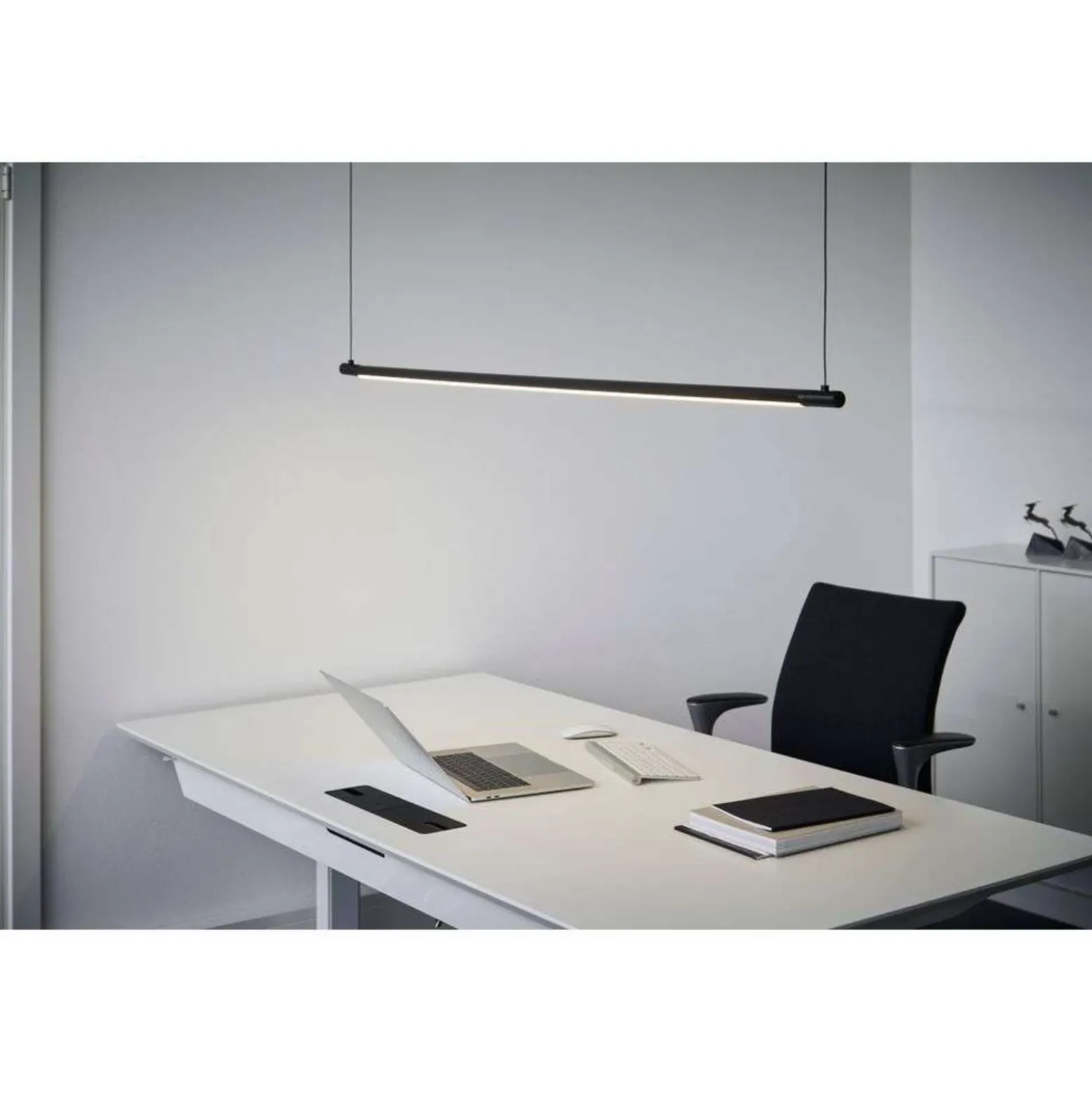 Lámpara colgante LED LOOM DESIGN Straw 150, negra, aluminio