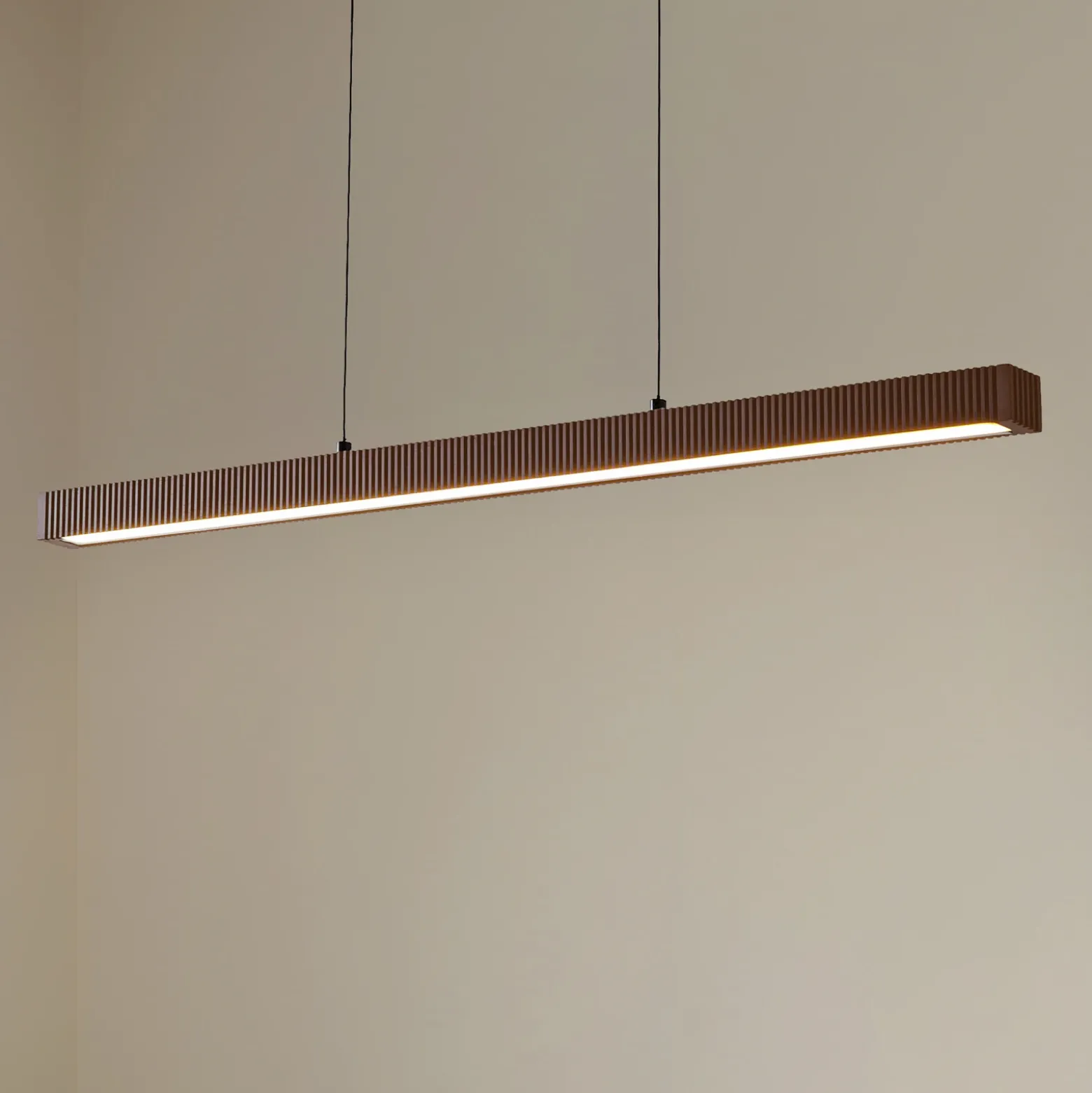 Lámpara colgante LED Lucande Emara, madera oscura, roble, CCT