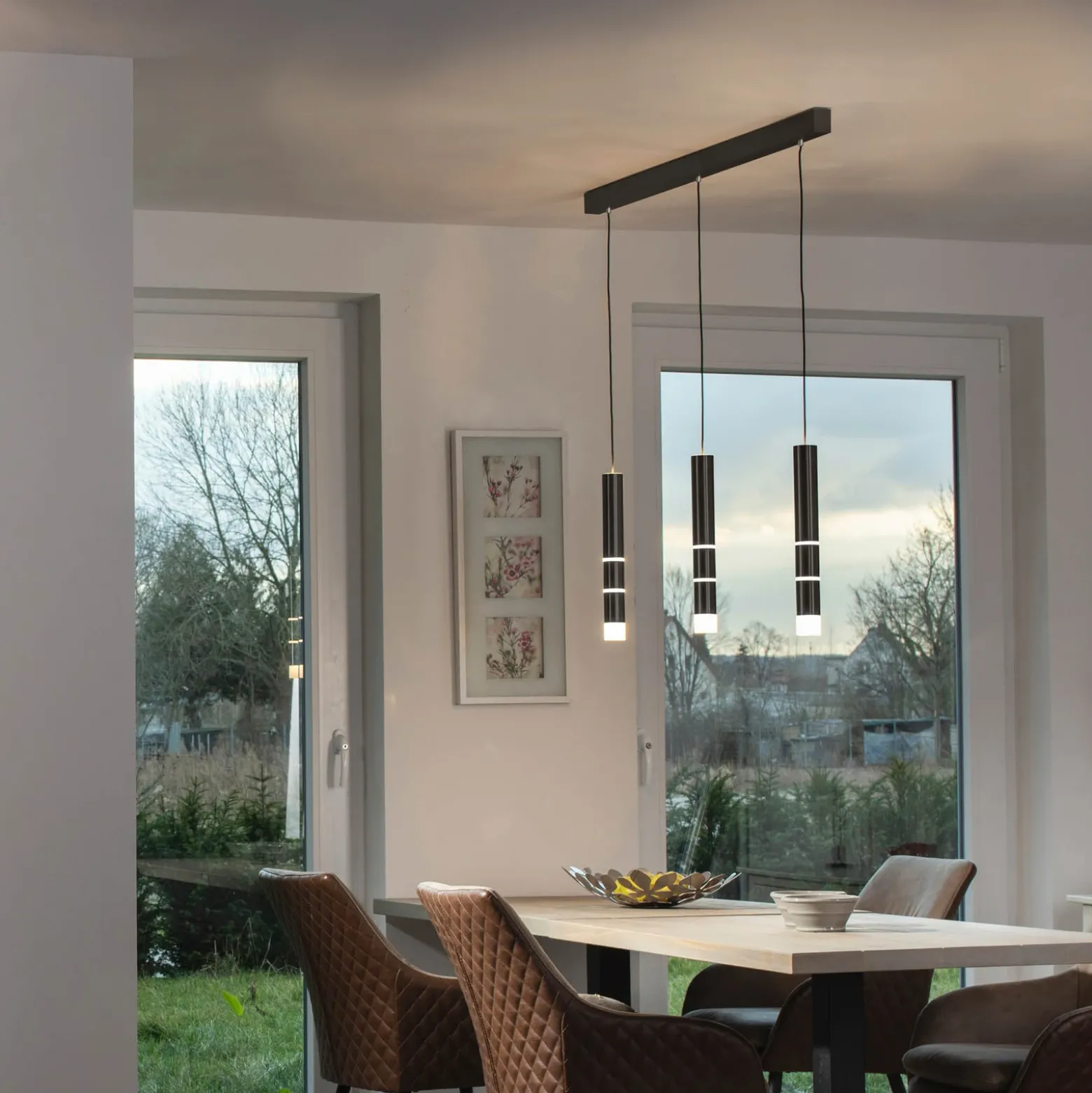 Lámpara colgante LED PURE Vega, tres cilindros, negra