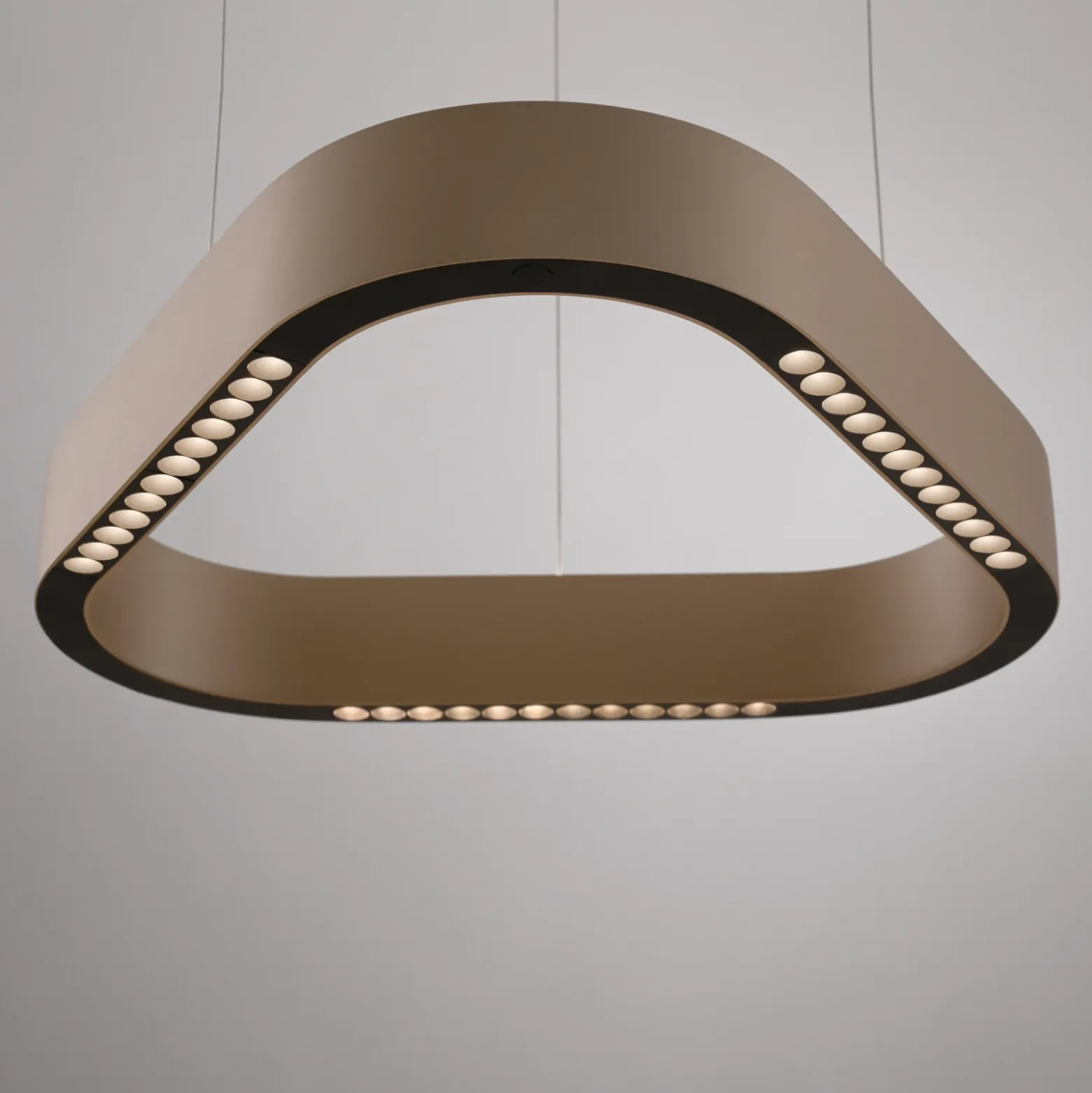 Lámpara colgante LED Q-Stretto de Paul Neuhaus, bronce, 40,8 cm
