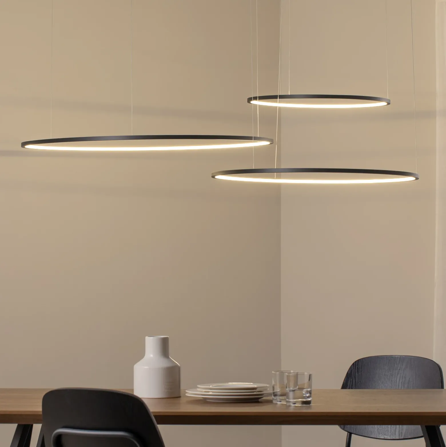 Lámpara colgante LED Saturno, negro, 3 luces, metal, 4000 K