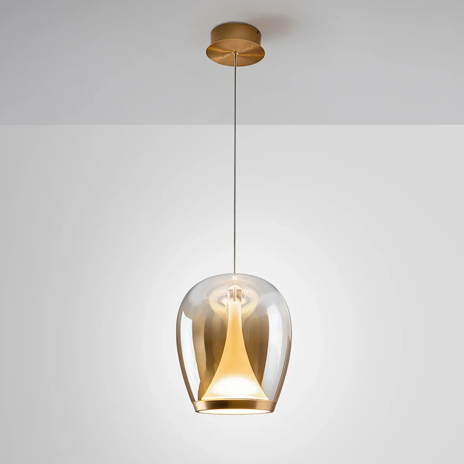 Lámpara colgante LED Suspiro, Ø 25 cm, color dorado/ámbar, cristal