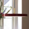 Lámpara colgante LED UMAGE Asteria mediana, color rojo latón
