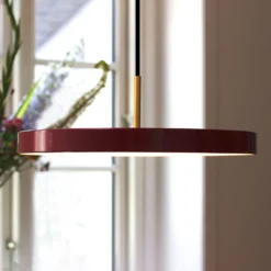 Lámpara colgante LED UMAGE Asteria mediana, color rojo latón